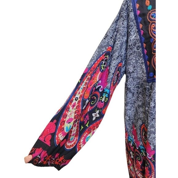 White Mark Embroidered Sweater Dress Size 1X Boho Artsy - Picture 3 of 8